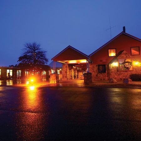 The Station Hotel Jindabyne Dış mekan fotoğraf