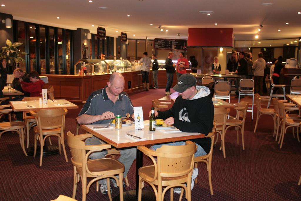 The Station Hotel Jindabyne Dış mekan fotoğraf