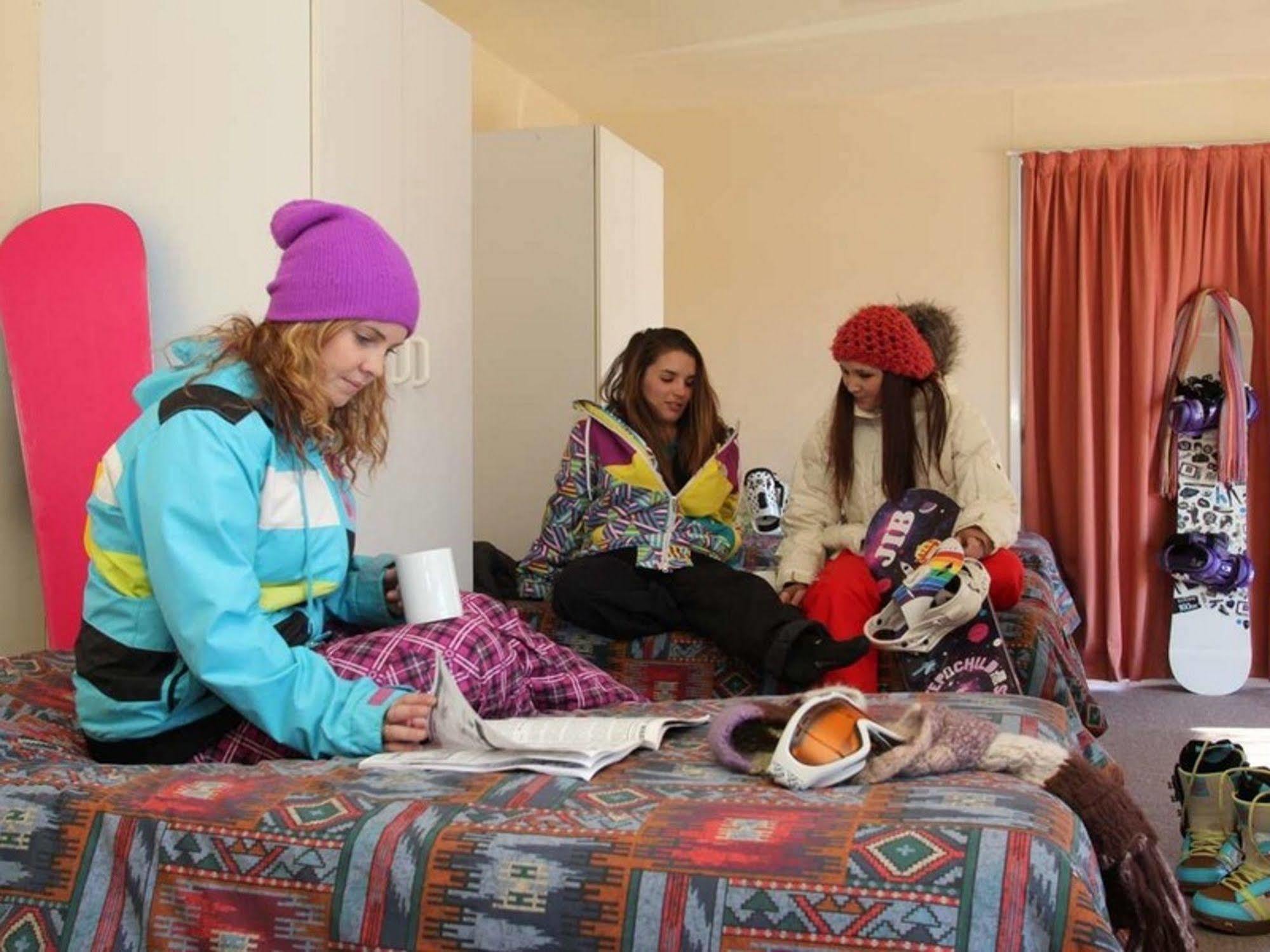 The Station Hotel Jindabyne Dış mekan fotoğraf